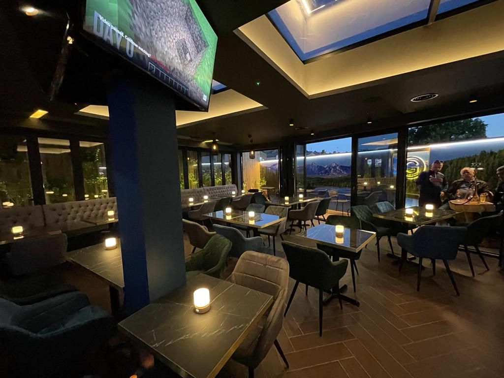 G Lounge: completed café and lounge bar interior