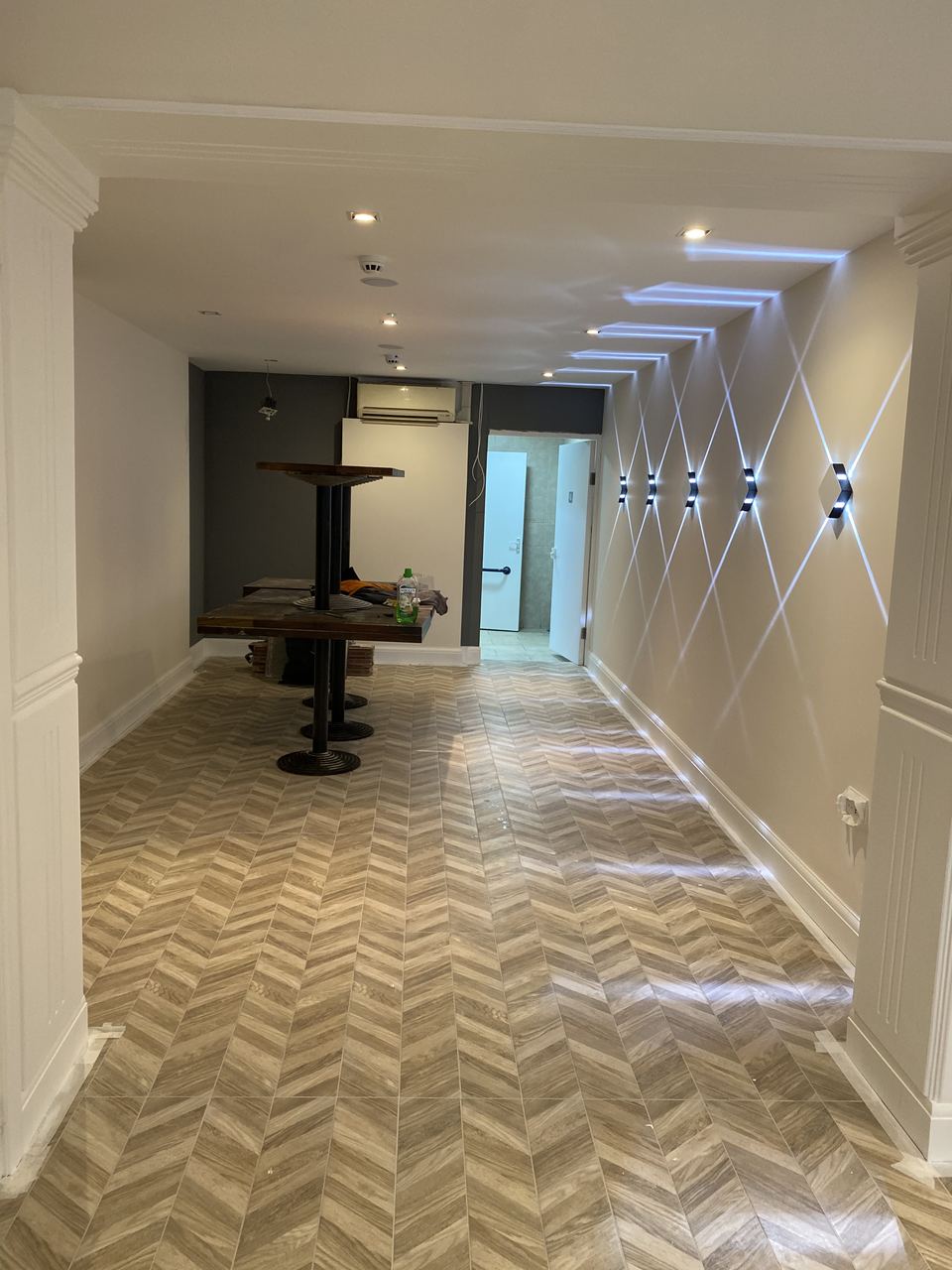 Milano Pizzeria: finished dining area with concealed cove lighting