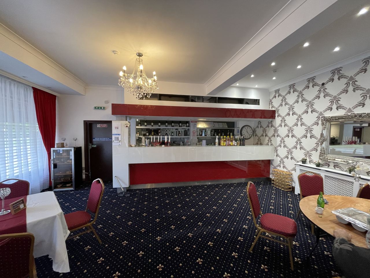 Oasis Restaurant: bar and function space after making good