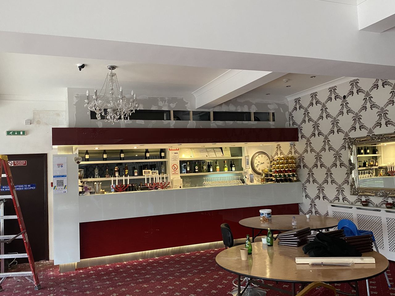 Oasis Restaurant: bar area with grilles set into the bulkhead detail