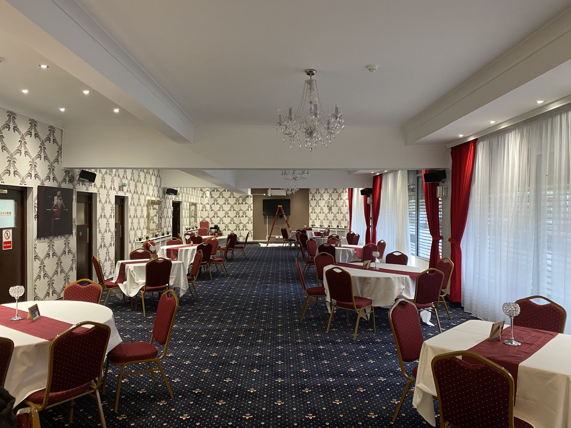 Oasis Restaurant: function room after the air conditioning install