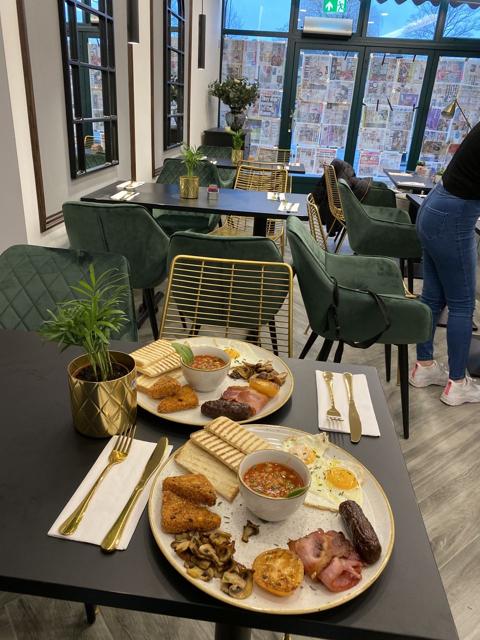 Wake Up Lounge: the finished room in service